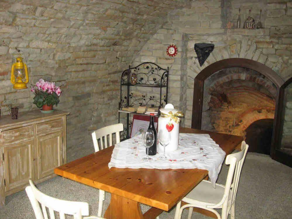 Agriturismo Cascina Serra Cossano Belbo Exterior foto